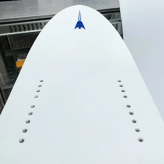 【TORINITY WHITE ARROW BOARD SET – Powder & Carving Masterpiece】