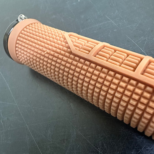 Lizard Skins MACHINE – Single Clamp Lock-On Grip