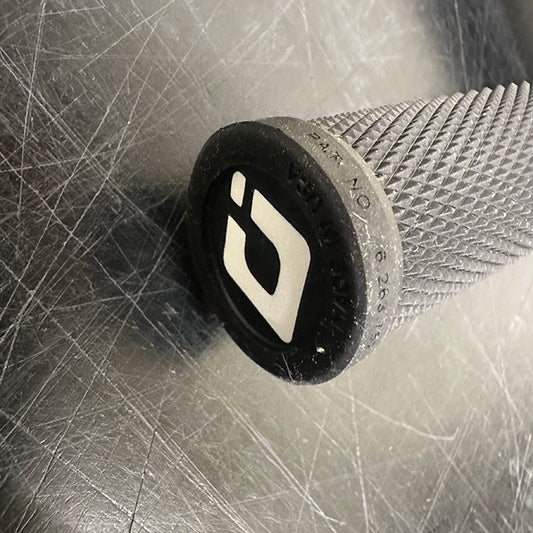 ODI Ruffian Mini V2.1 Lock-On Grips 110mm – Black / BMX & Snowscoot Compatible