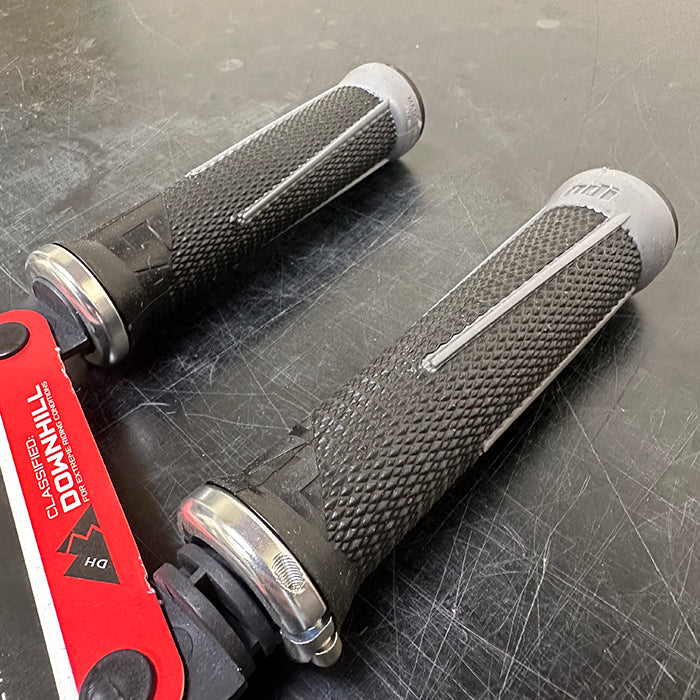 ODI AG-1 V2.1 Lock-On Grips – Aaron Gwin Signature Model