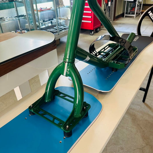 SNOWBIKETECH BASIC2 – New Split-Frame Snowscoot Sample Now on Display