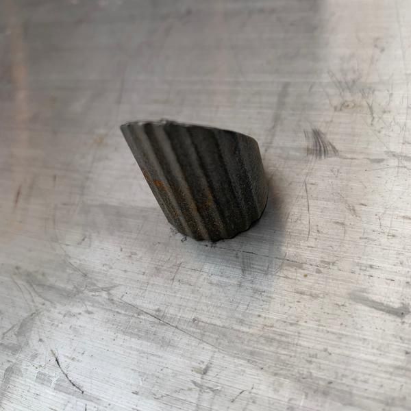 Black fixing wedge for a 1-inch threaded quill stem