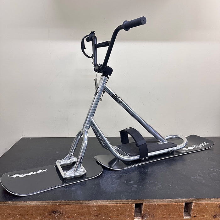 SNOWSCOOT ONE-D “Glitch” – Polished (Clear-Coat) [Special Color] [Short-Tail]