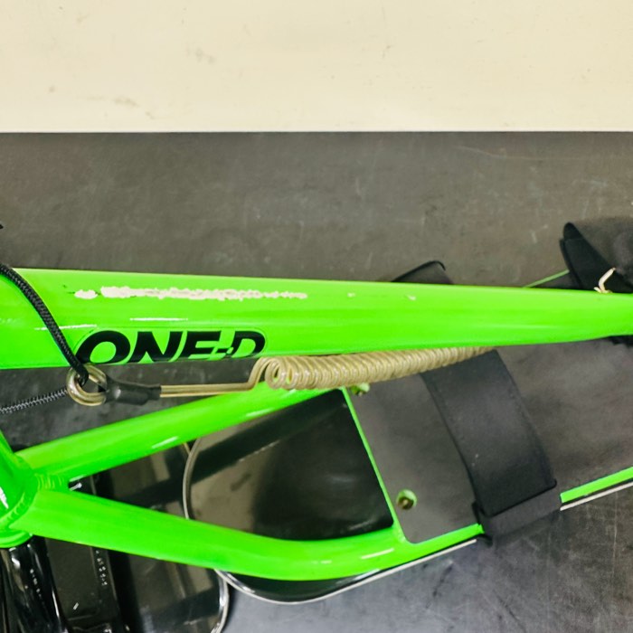 USED JYKK SNOWSCOOT ONE-D – Neon Green | Fully Serviced & Waxed + Carrying Case Included