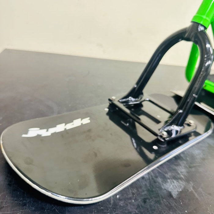 USED JYKK SNOWSCOOT ONE-D – Neon Green | Fully Serviced & Waxed + Carrying Case Included