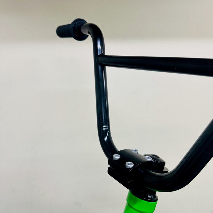 USED JYKK SNOWSCOOT ONE-D – Neon Green | Fully Serviced & Waxed + Carrying Case Included