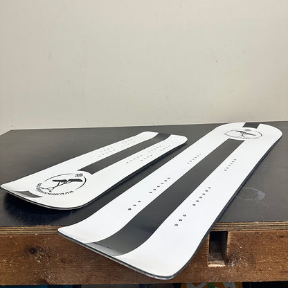 SNOWSCOOT DOC DERBY Board Set – White [Display Item]