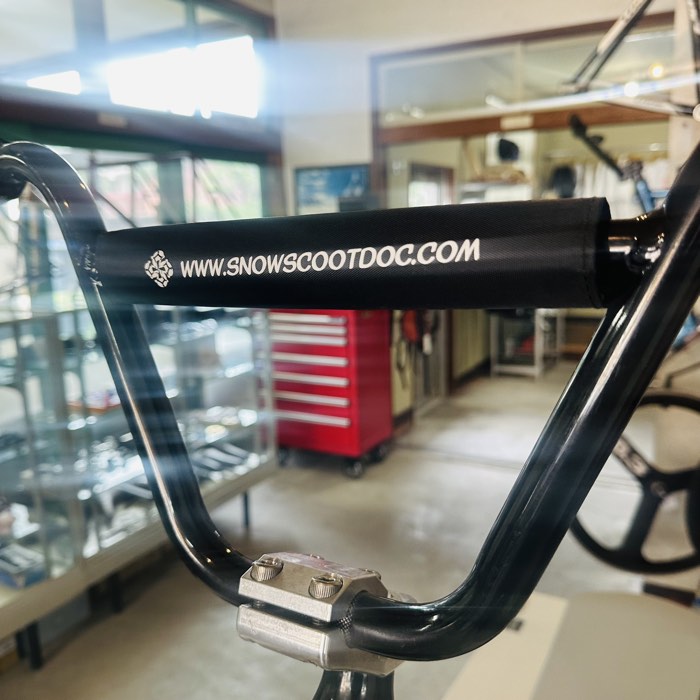 SNOWSCOOTDOC Handlebar Pad