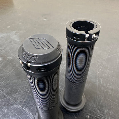 【With Bar Ends – Recommended】 Snowscoot Parts – SS Lock-on Grip, Mushroom Pattern, Double Clamp, 155mm, 1 Pair (Black)