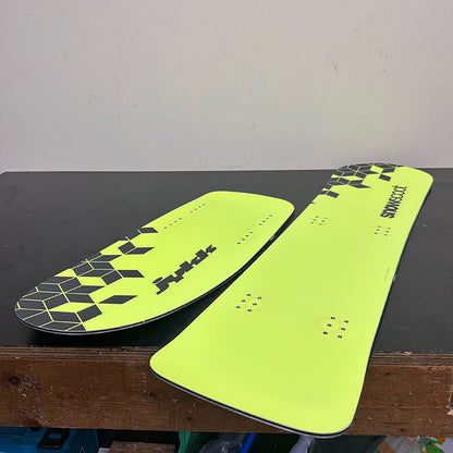 [Used Wide Board Set] SNOWSCOOT JYKK AP-2 “Signal” – Medium Flex [Freshly Waxed & Ready to Ride]