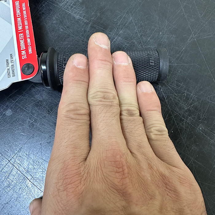 ODI Ruffian Mini V2.1 Lock-On Grips 110mm – Black / BMX & Snowscoot Compatible