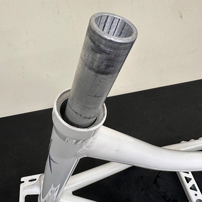 [Excellent Condition / Used] AR ver.4.2 – A-White  [Ultra-Lightweight, Low-Center-Gravity Snowscoot Frame Kit / Deckless Edition]