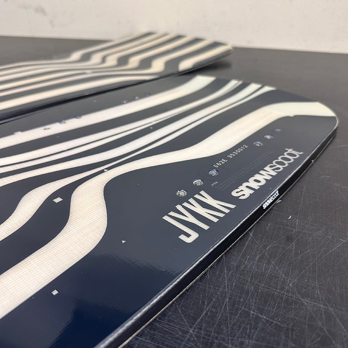 【Latest Carving Wide Board | Lightly Used & Fully Tuned】 SNOWSCOOT jykk C-1 WOODEN Graphic