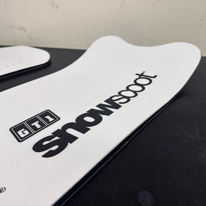 [Next-Gen Wide Board] JYKK SNOWSCOOT GT-1 BW “White Graphic Edition”