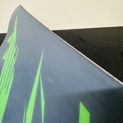 TORINITY DOUBLE ARROW PT green-logo front board: Topsheet and edge detail