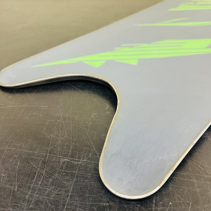 TORINITY DOUBLE ARROW PT green-logo front board: Split tail and edge detail