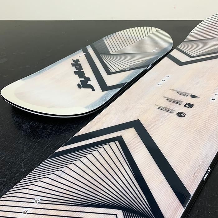 JYKK SNOWSCOOT X-1 Wooden Medium boards, shop photograph of the topsheet and sidewall detail