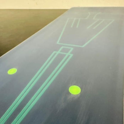 Actual board, running surface close-up