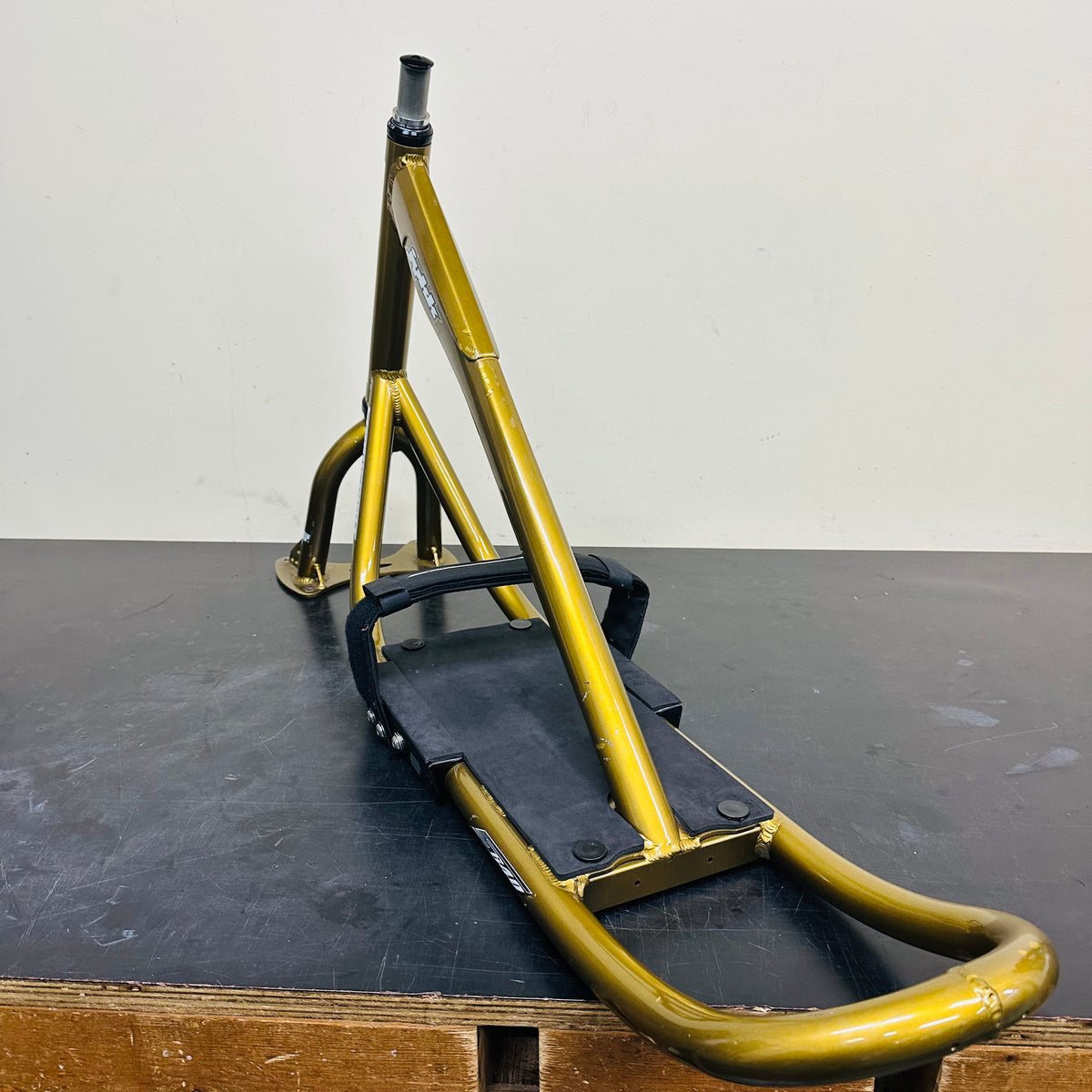 Rear view and wide step platform