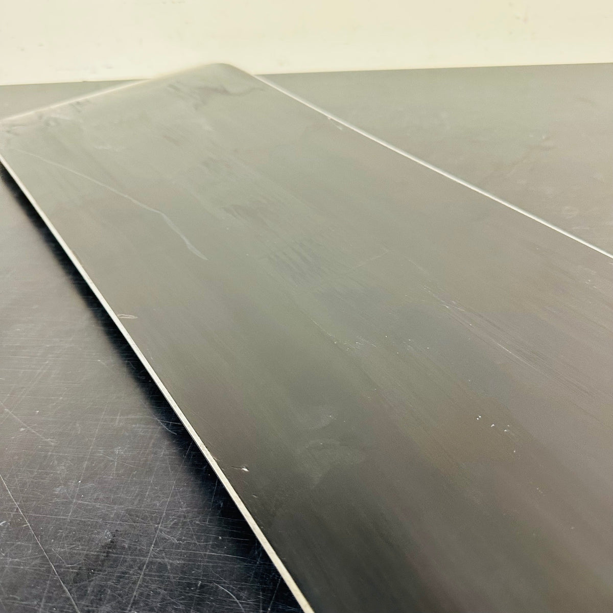 Used TORINITY DC PT Edition rear board, base scratches and edge detail