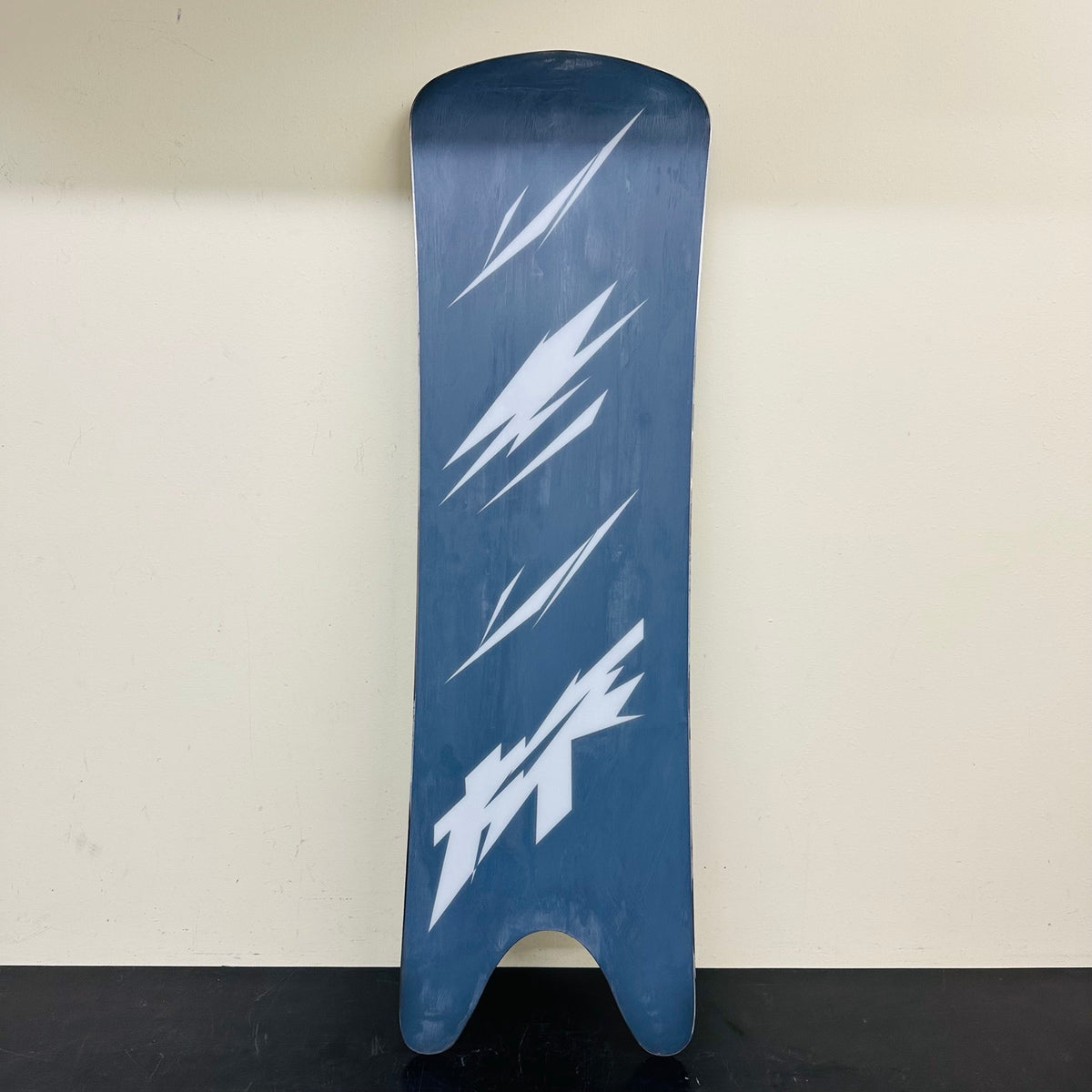 Used TORINITY Double Arrow rear board, full base view