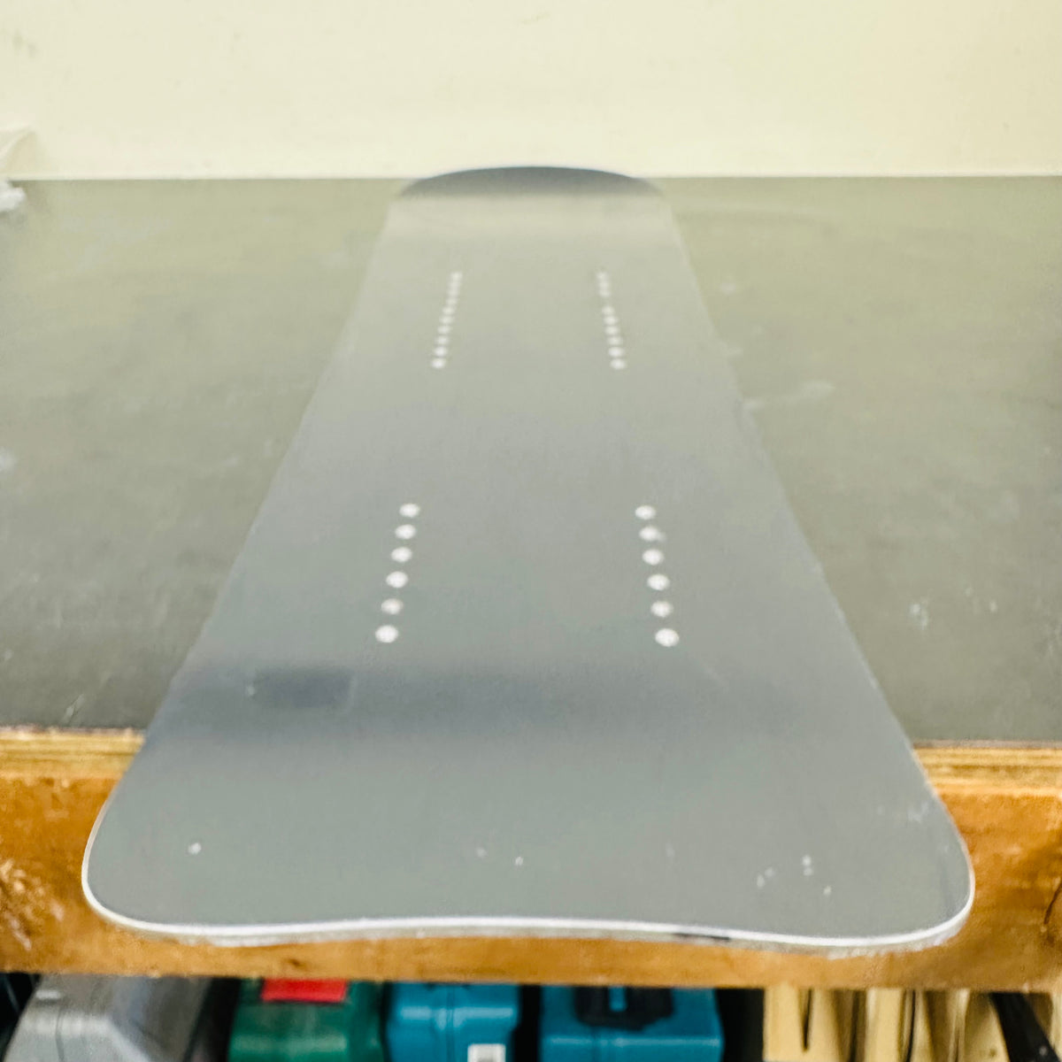 Matte black top sheet and tail of the no-logo SSST rear board