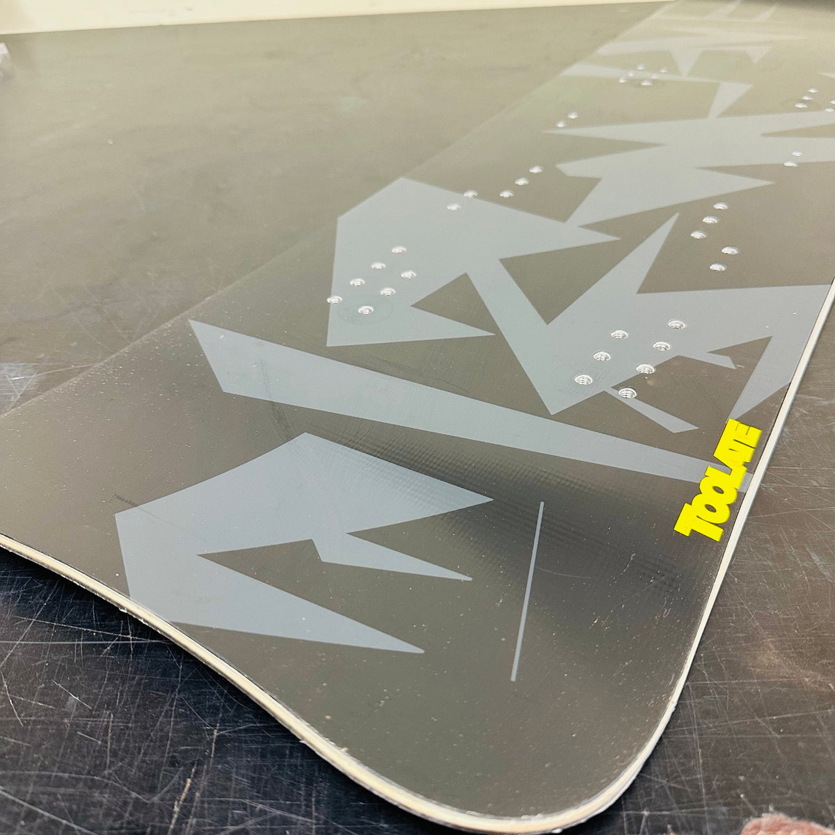 Top sheet, graphics and universal inserts on the used TORINITY SSST rear board